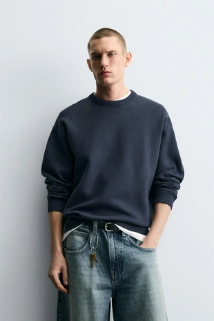 Свитер из мягкой рельефной ткани