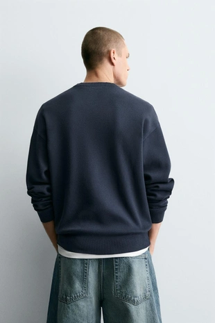 Свитер из мягкой рельефной ткани