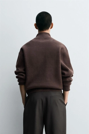 Свитер с застежкой-молнией на воротнике- Заказать в России