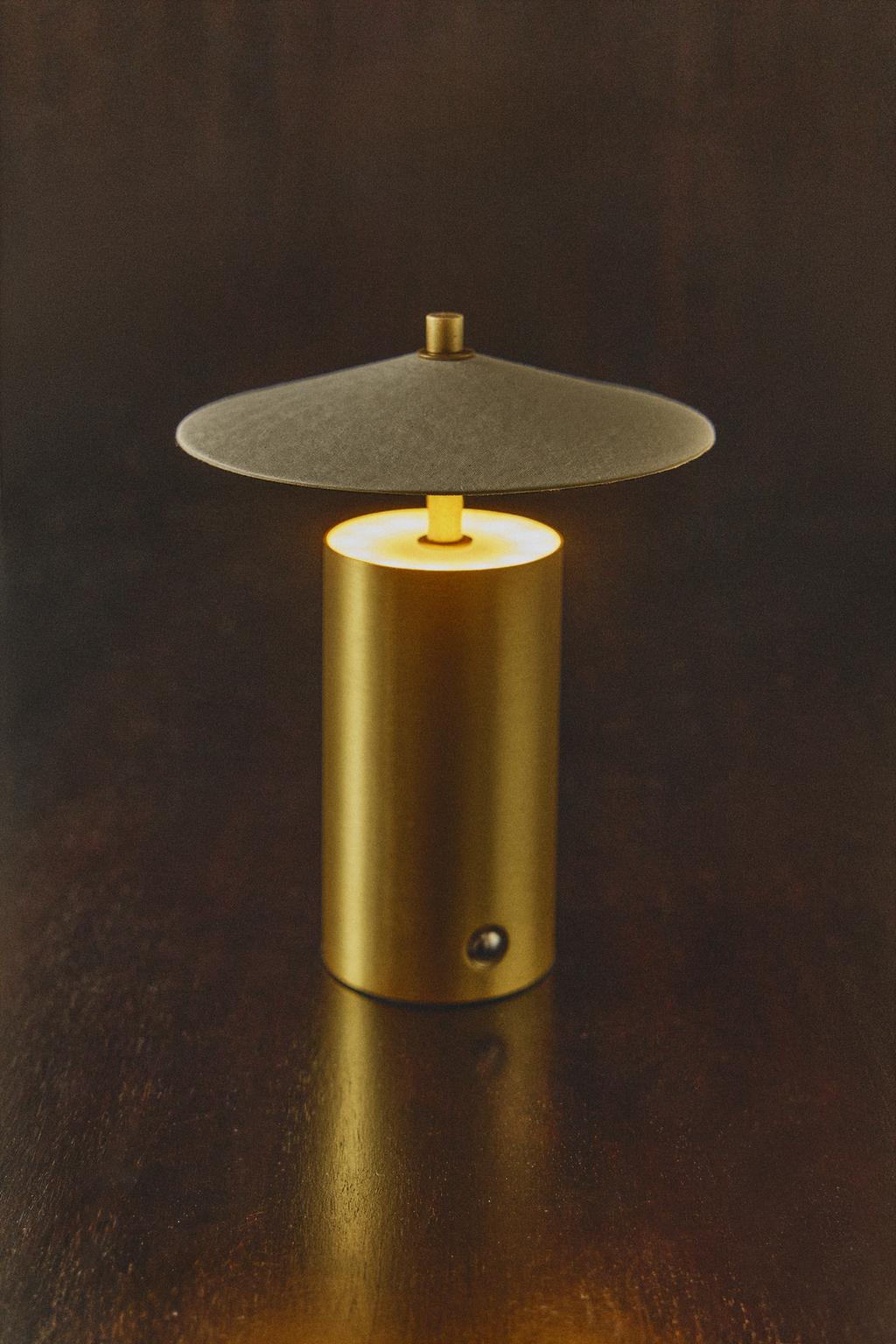 Настольная лампа с бумажным абажуром на светодиодах