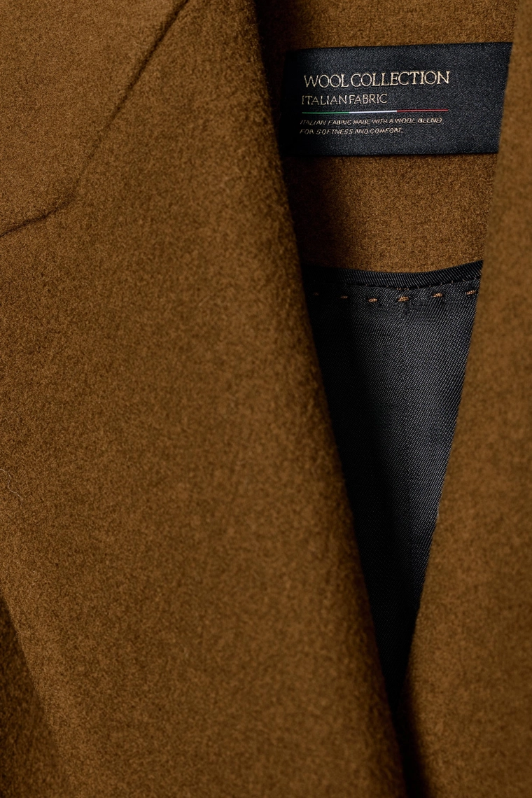 Пальто из шерсти с кожаным поясом коллекция zw