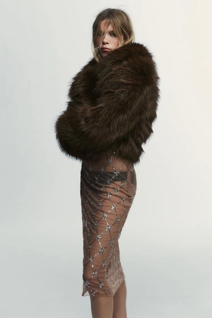 Короткое пальто из искусственного меха- Заказать в России