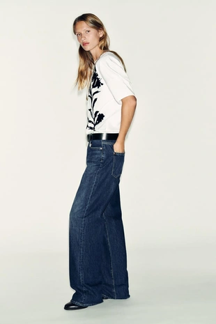 Футболка с контрастным цветочным принтом- Заказать в России