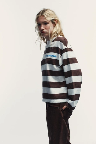 Футболка в полоску с текстом- Заказать в России