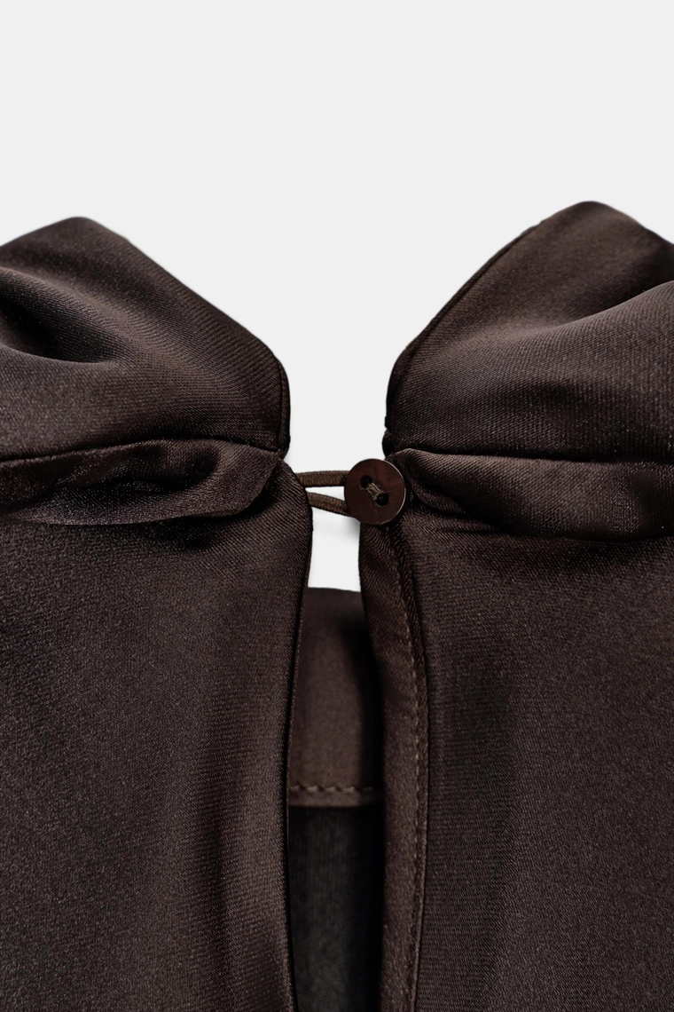 Атласное платье-фуляр короткое