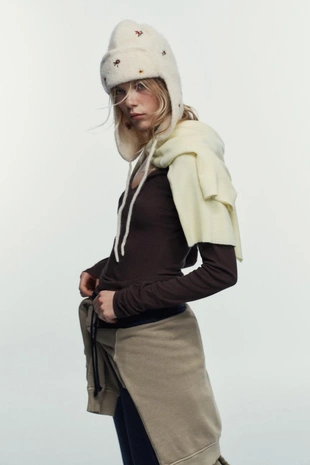 Шапка с ушками и вышивкой- Заказать в России