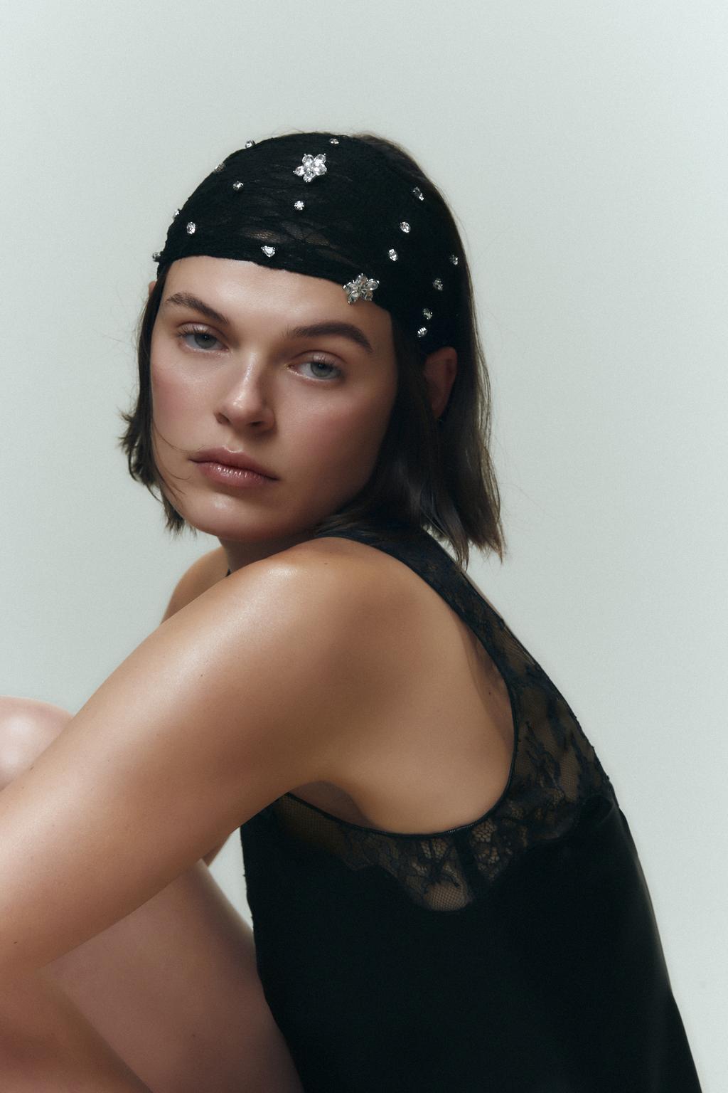 КРУЖЕВНОЙ ОБОДОК СО СТРАЗАМИ