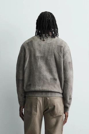 Свитер с принтом BRUSHED- Заказать в России