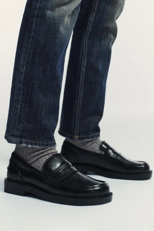 Лоферы на плоской подошве с рельефным узором- Заказать в России