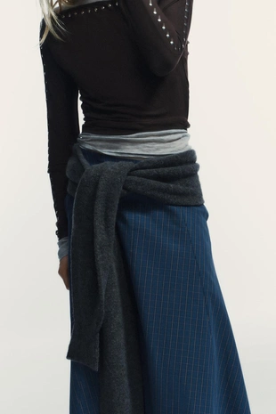 Шарф с имитацией рукавов- Заказать в России