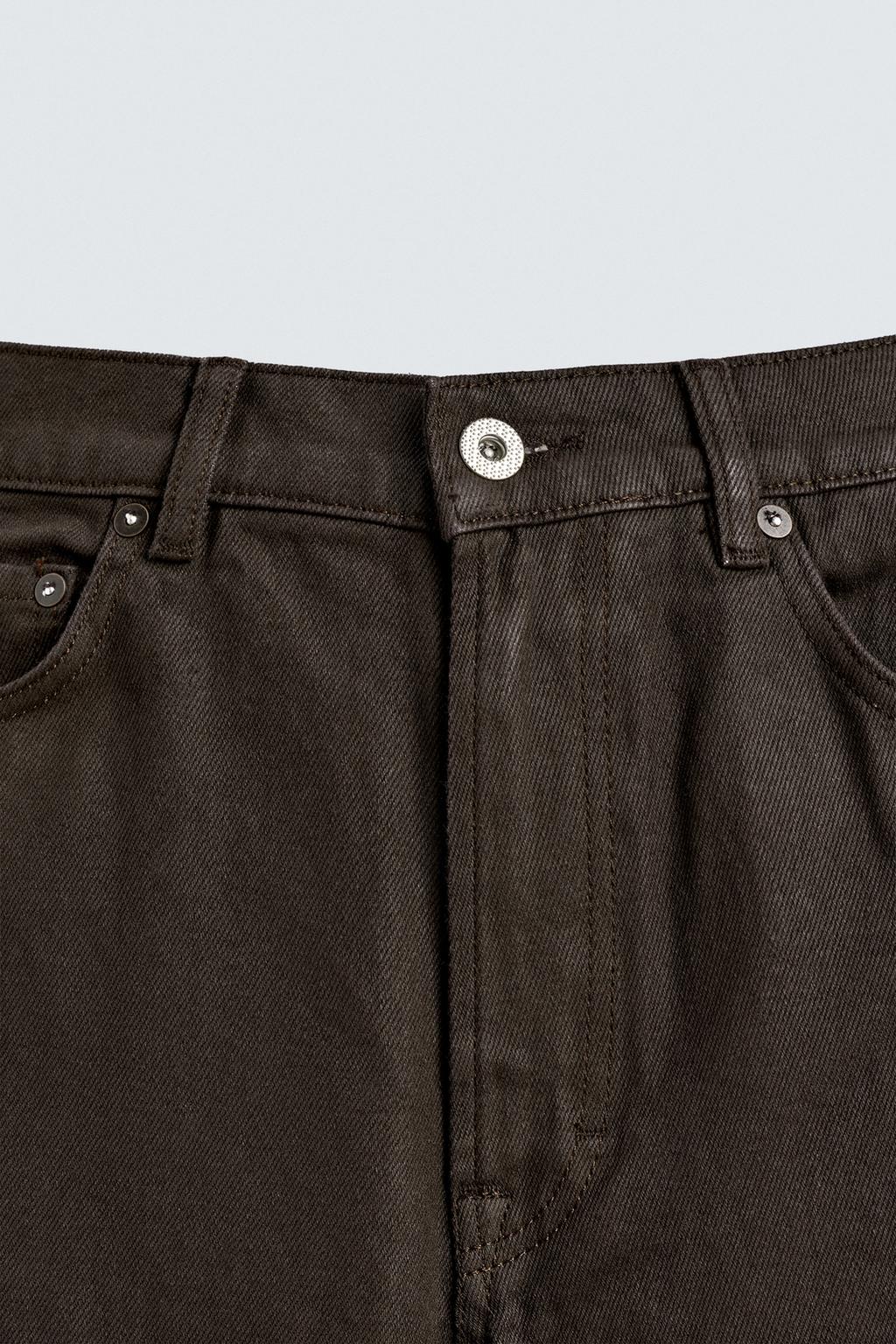 ДЖИНСЫ ПРЯМОГО КРОЯ С ВОЩЕНЫМ ПОКРЫТИЕМ