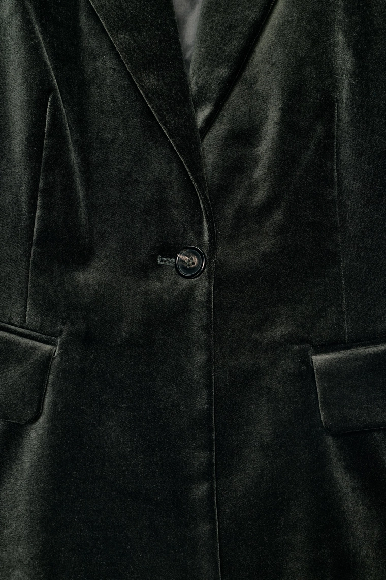 Таиландка zw из вельвета