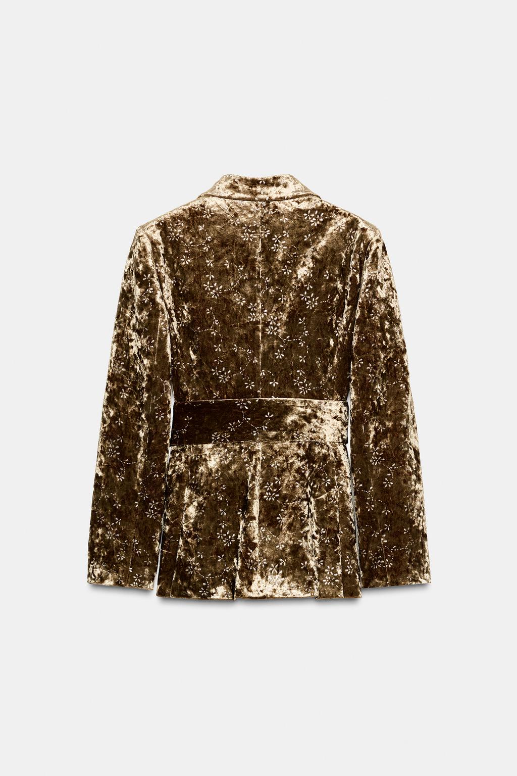 БЛЕЙЗЕР ИЗ БАРХАТА С МЕТАЛЛИЗИРОВАННОЙ НИТЬЮ И ПОЯСОМ