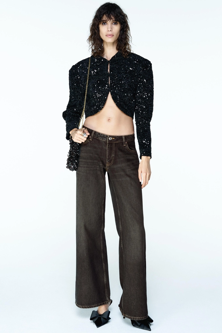 Куртка с объемными рукавами и пайетками