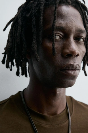 Футболка RELAXED FIT из интерлока- Заказать в России