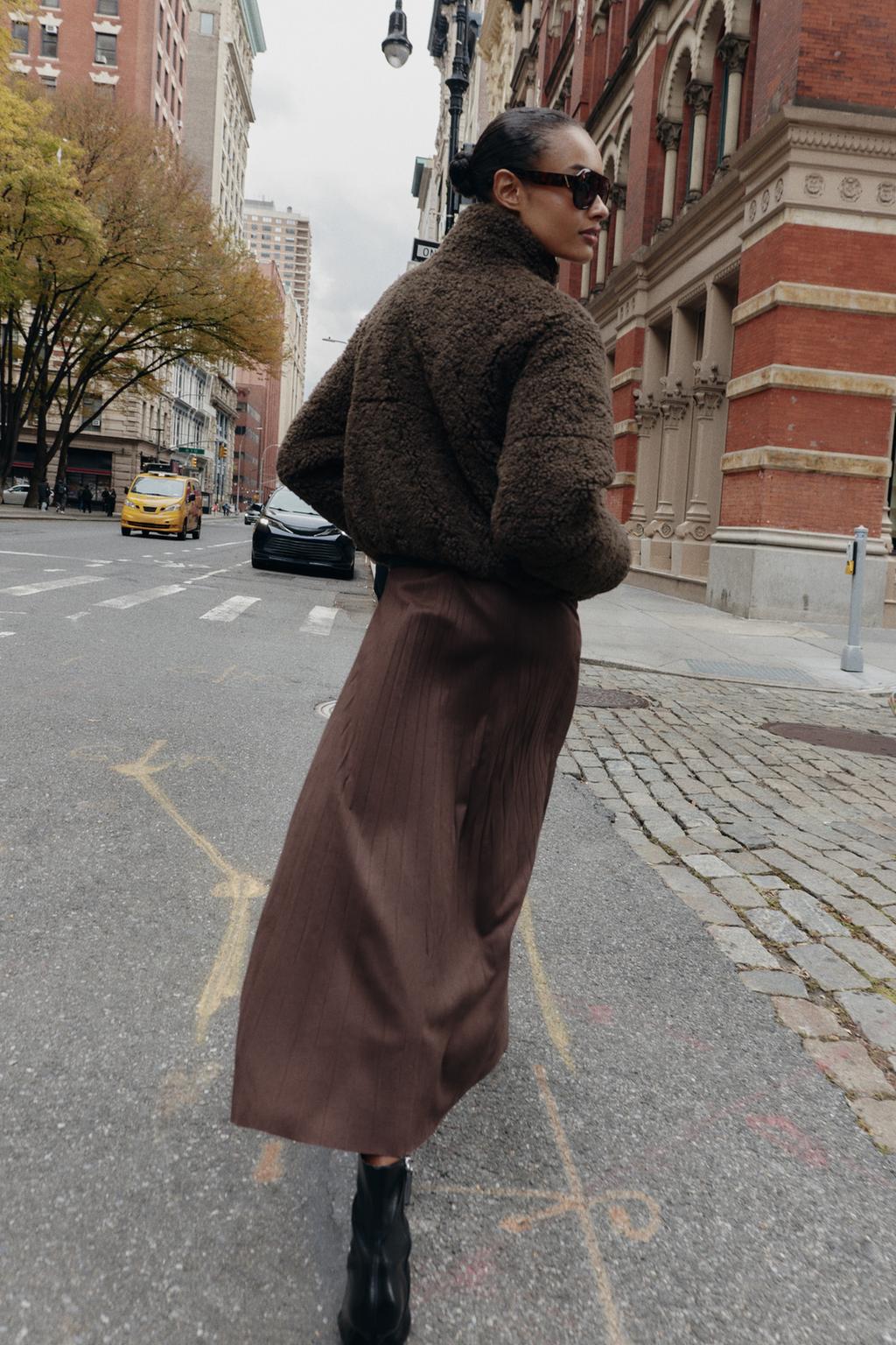 ПЛИССИРОВАННАЯ ЮБКА МИДИ ИЗ ИСКУССТВЕННОЙ ЗАМШИ С РЕМНЕМ