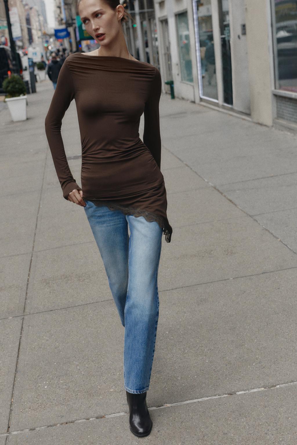 ФУТБОЛКА С АСИММЕТРИЧНЫМ НИЗОМ И КРУЖЕВОМ