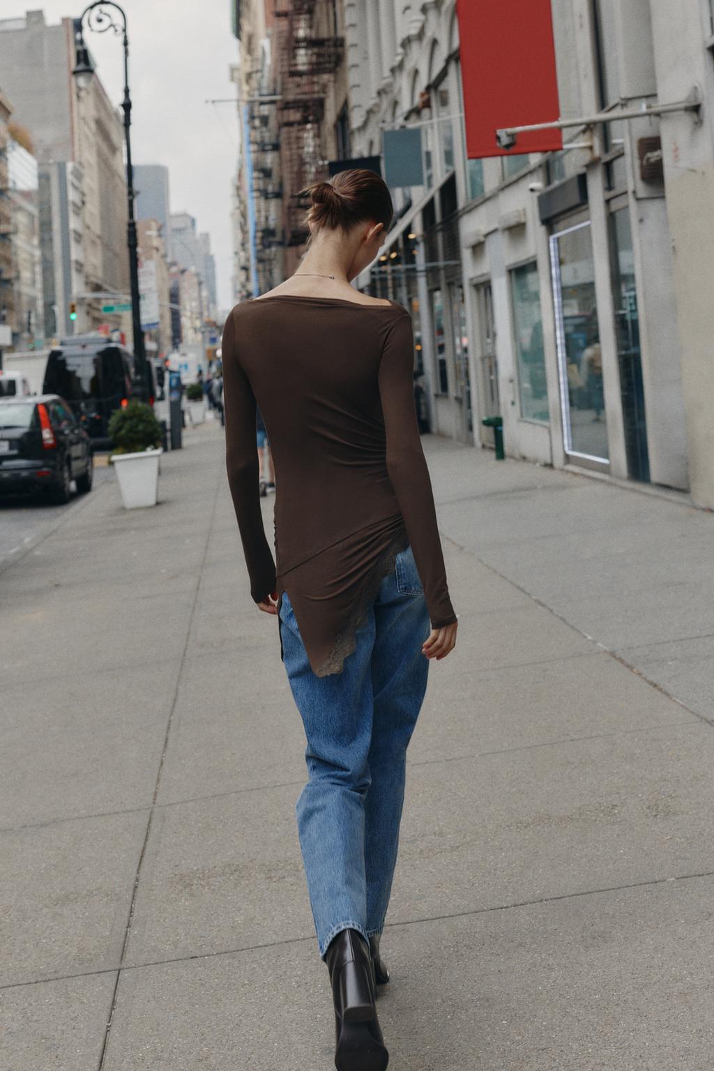 ФУТБОЛКА С АСИММЕТРИЧНЫМ НИЗОМ И КРУЖЕВОМ