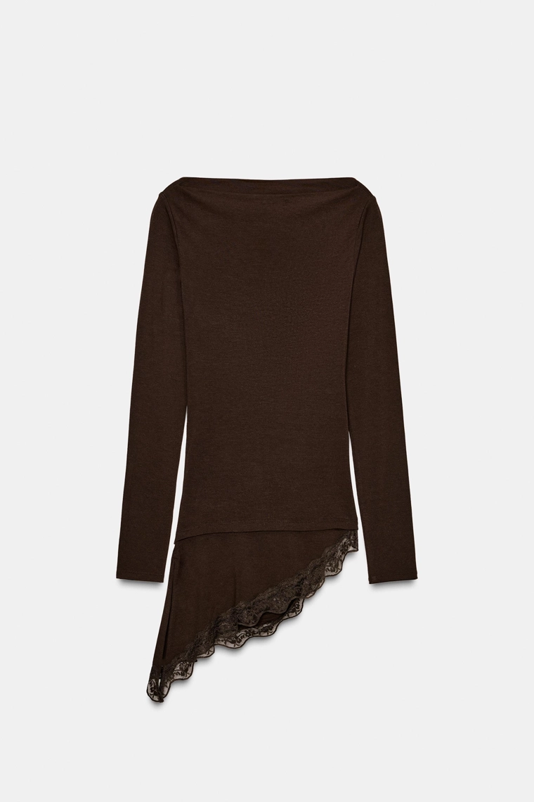 Футболка с кружевным асимметричным подолом