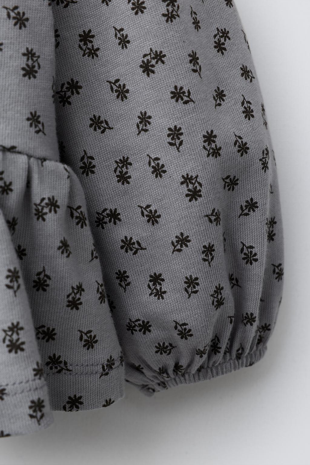 ФУТБОЛКА С ЦВЕТОЧНЫМ ПРИНТОМ И БАРХАТНЫМ БАНТОМ