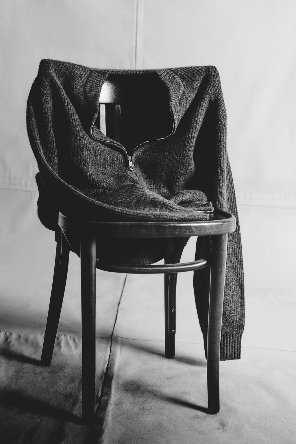 ТРИКОТАЖНЫЙ БОМБЕР