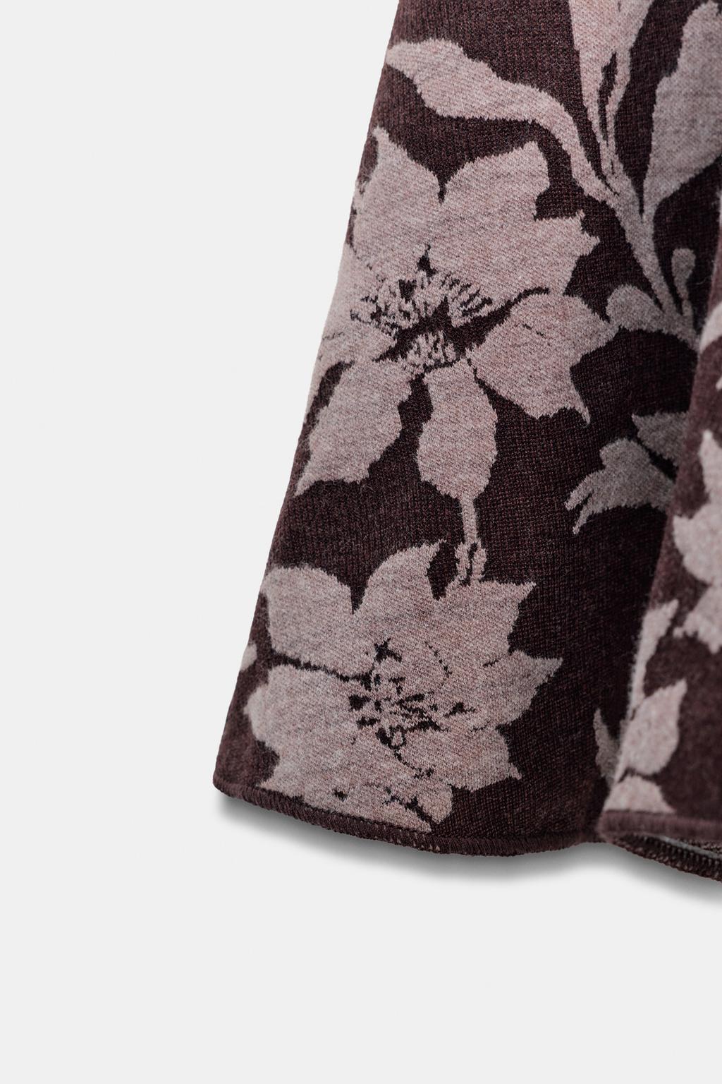 КОРОТКОЕ ПЛАТЬЕ ИЗ ЖАККАРДА