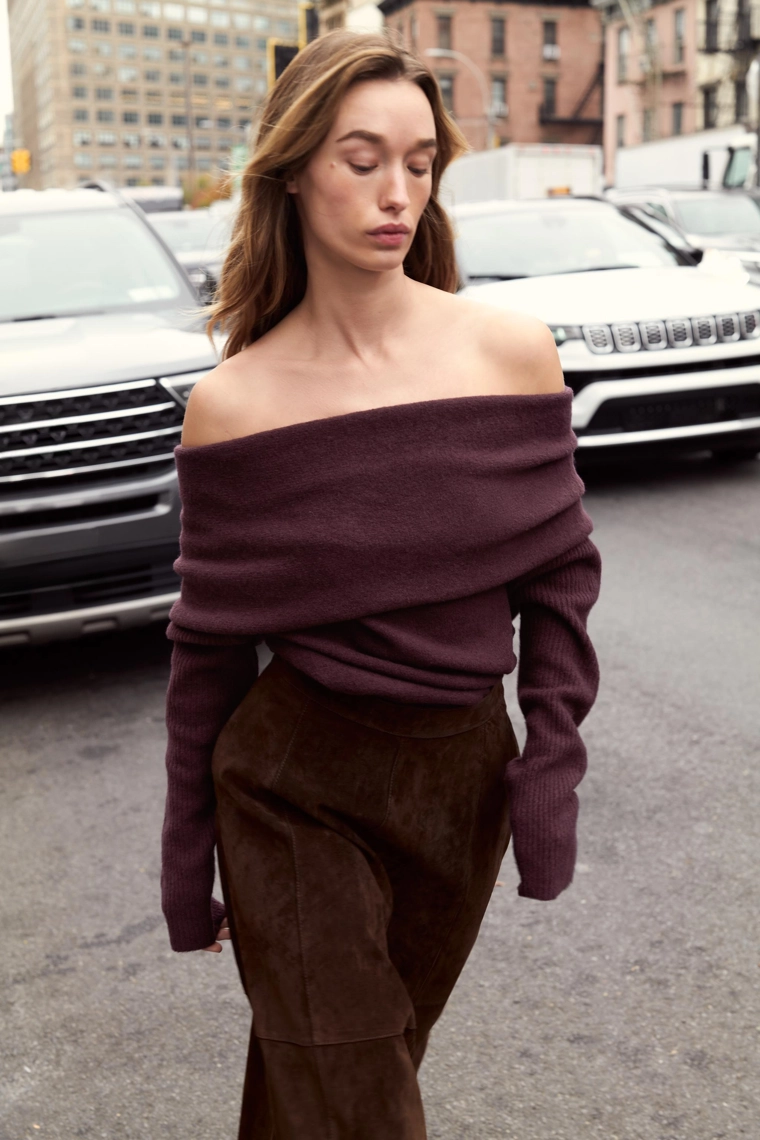 Бандо свитер с голыми плечами