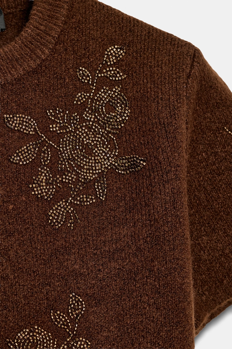 Свитер с короткими рукавами и бисером