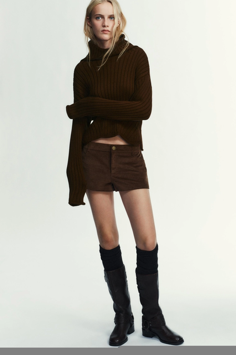 Ребристый вязанный свитер