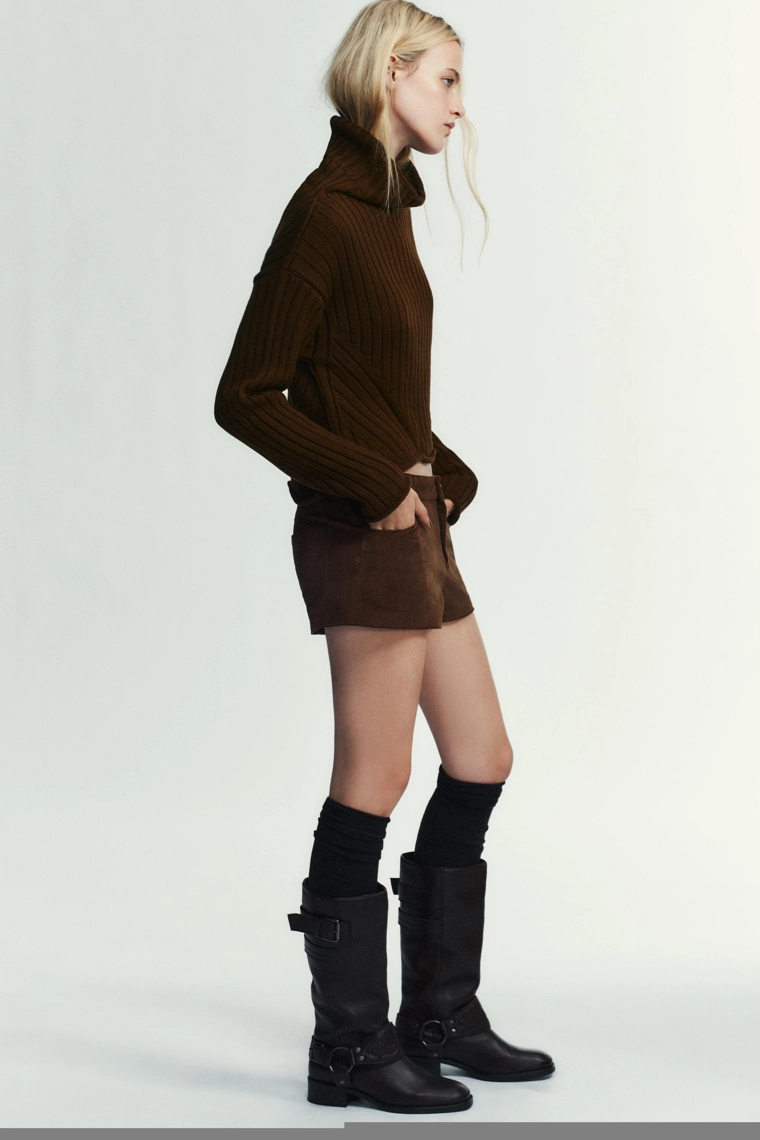 Ребристый вязанный свитер