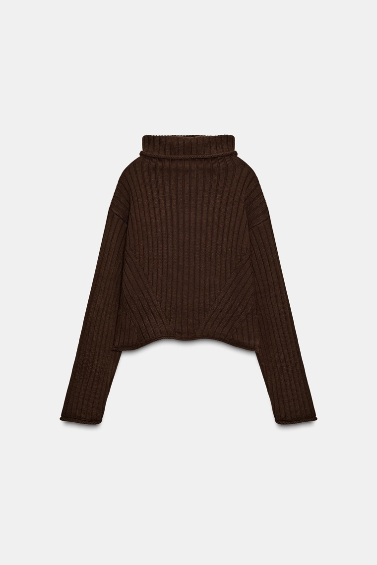 Ребристый вязанный свитер