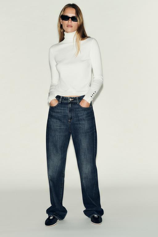 БАЗОВЫЙ ОДНОТОННЫЙ СВИТЕР