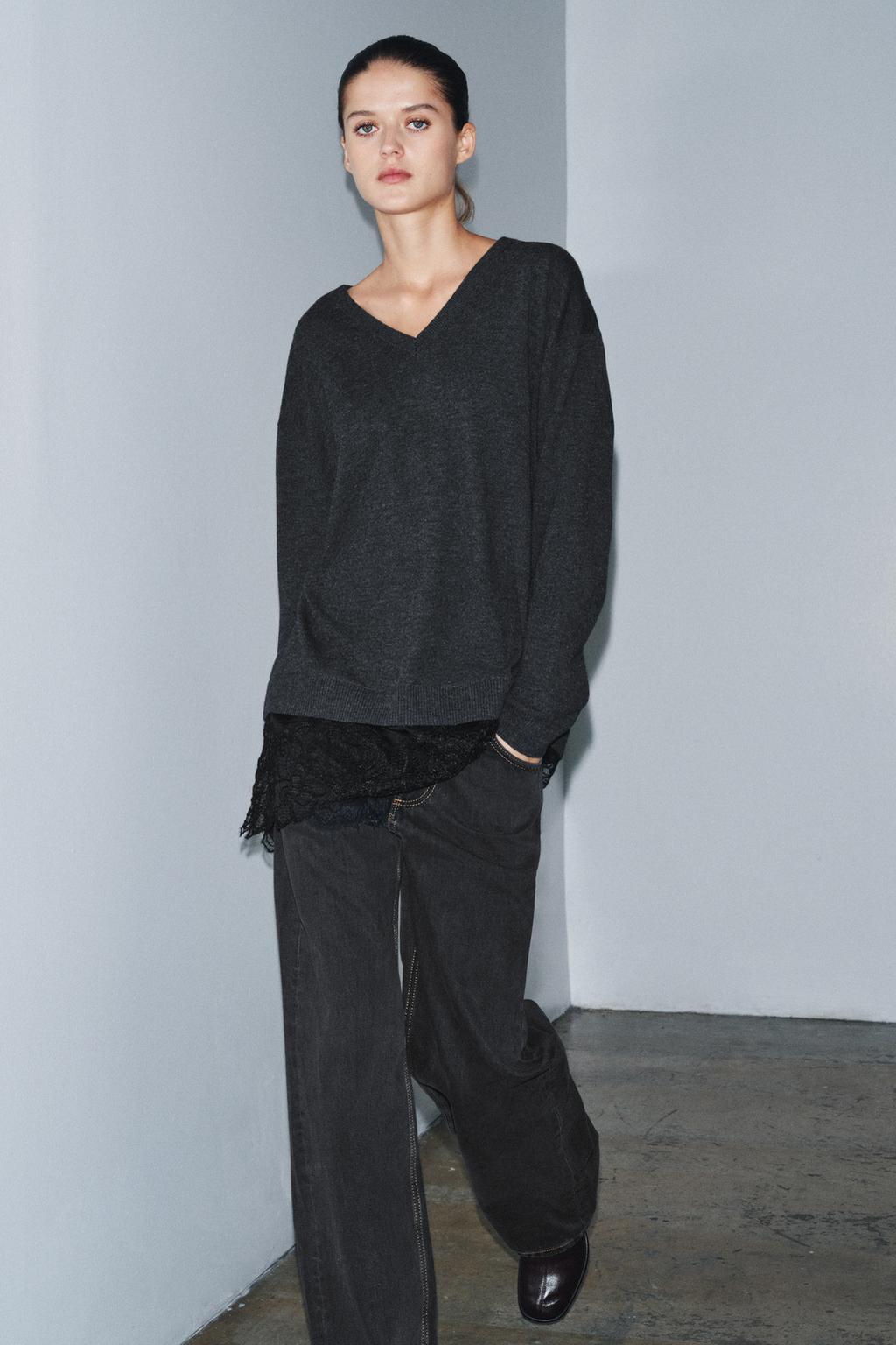 ДЛИННЫЙ СВИТЕР С КОНТРАСТНЫМ КРУЖЕВОМ