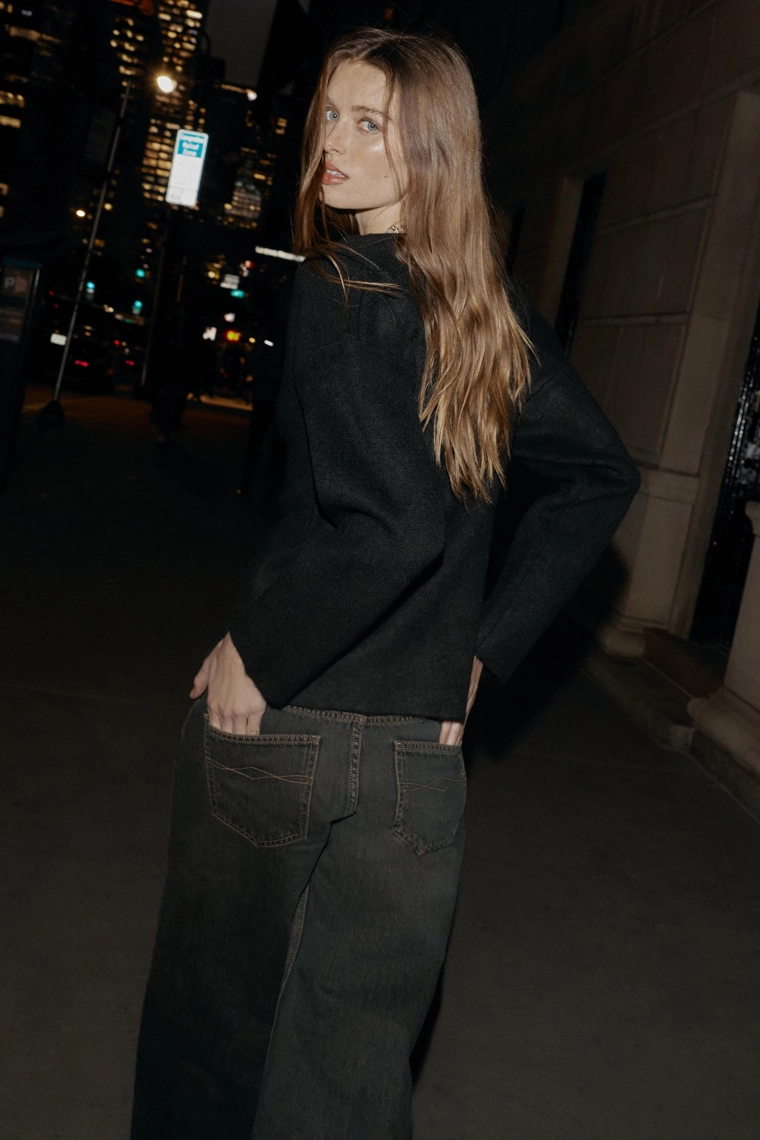 Вязанный свитер с утяжкой на талии