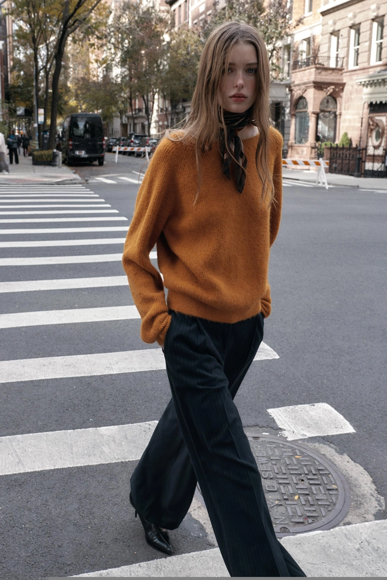 Вязанный свитер с завязкой на спине