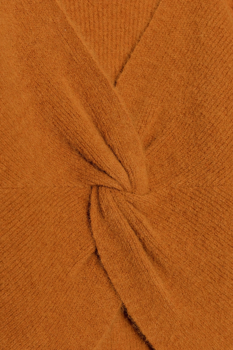 Вязанный свитер с завязкой на спине