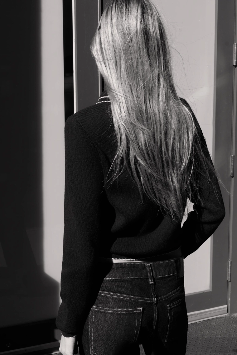 Вязанный поло-свитер с контрастной отделкой