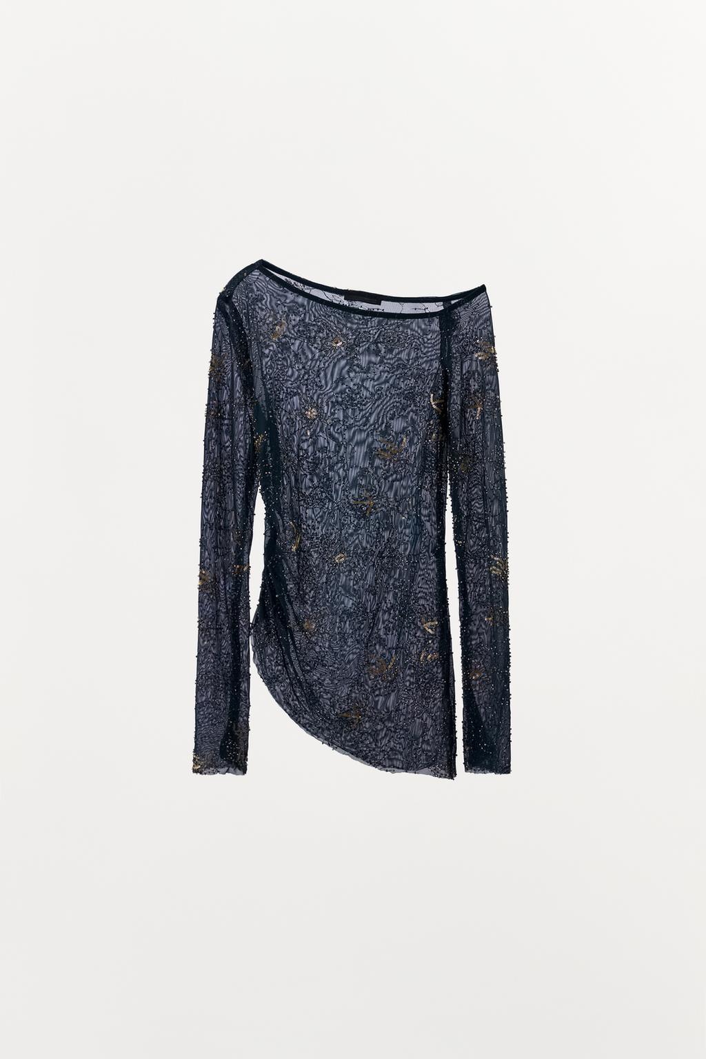 ТОП ИЗ ПОЛУПРОЗРАЧНОЙ ТКАНИ СО СБОРКАМИ И ВЫШИВКОЙ БИСЕРОМ