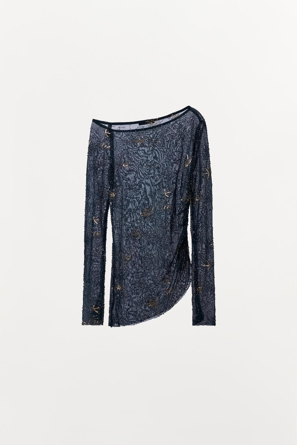 ТОП ИЗ ПОЛУПРОЗРАЧНОЙ ТКАНИ СО СБОРКАМИ И ВЫШИВКОЙ БИСЕРОМ