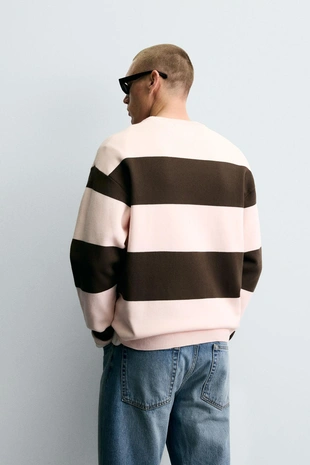 Свитер из мягкой рельефной ткани- Заказать в России