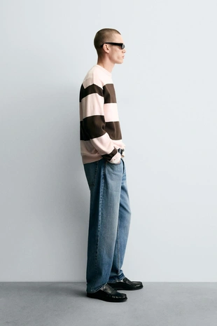 Свитер из мягкой рельефной ткани- Заказать в России