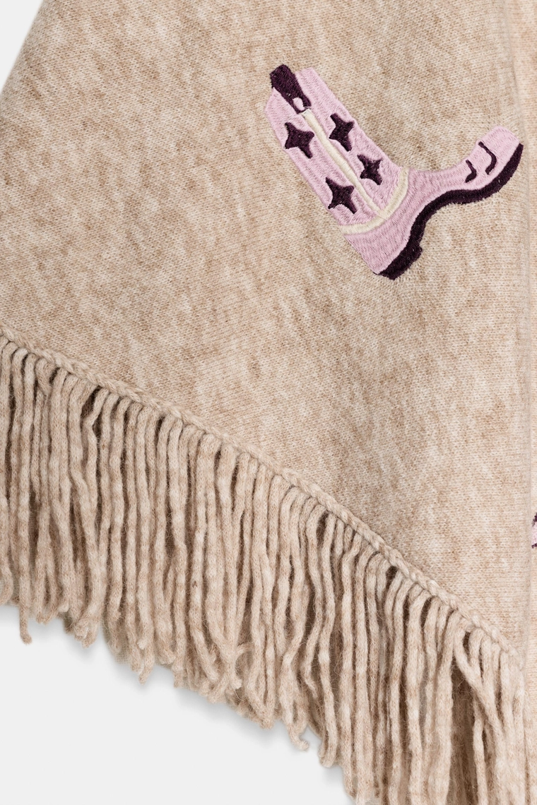 Шарф с вышивкой и кисточками