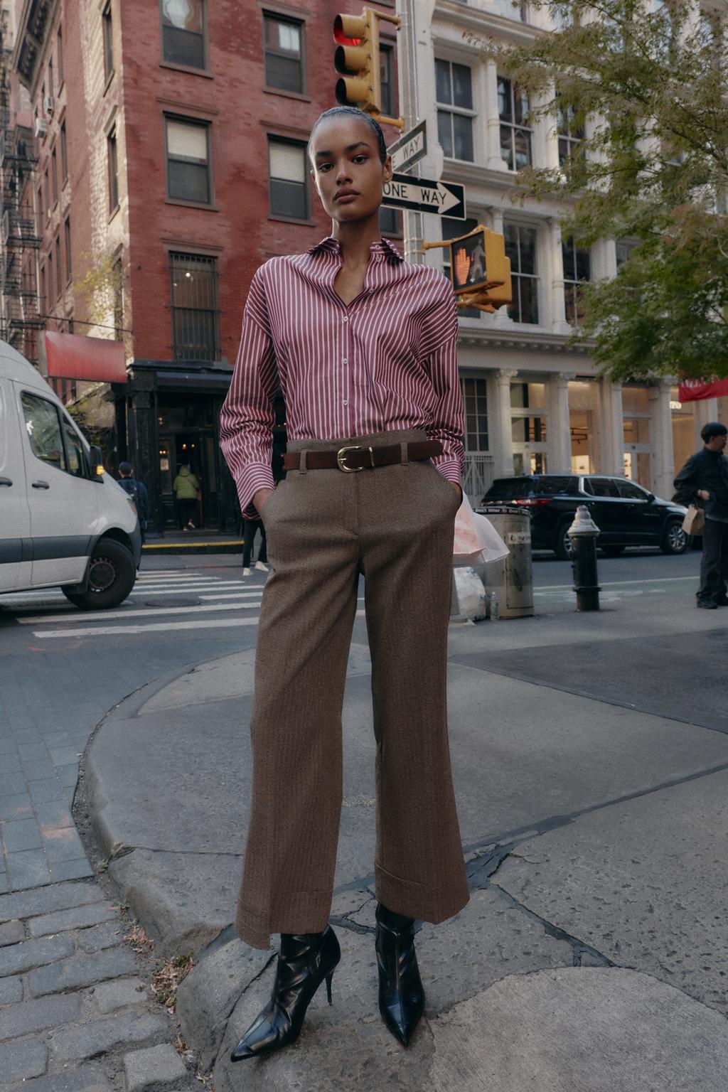 БРЮКИ В ЕЛОЧКУ С РЕМНЕМ