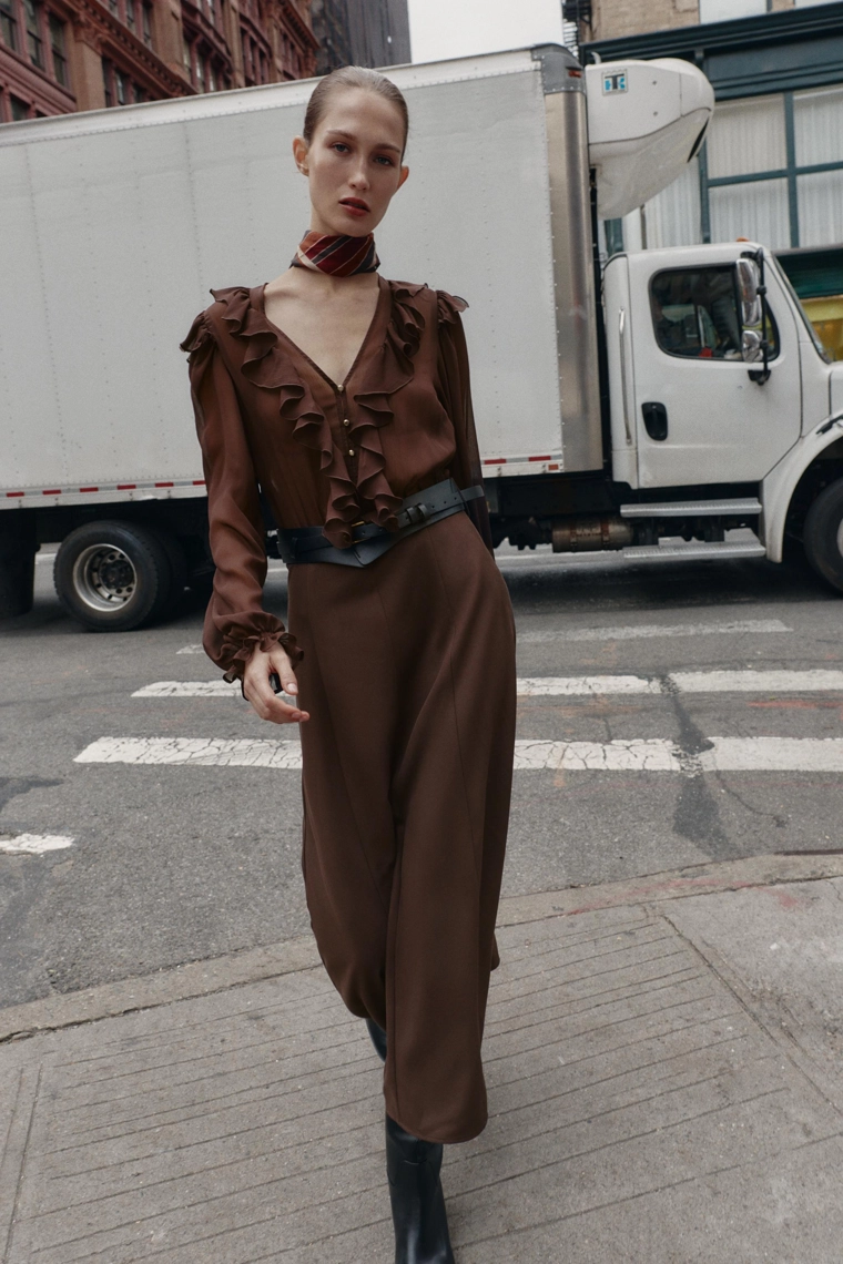 Платье миди с контрастным поясом