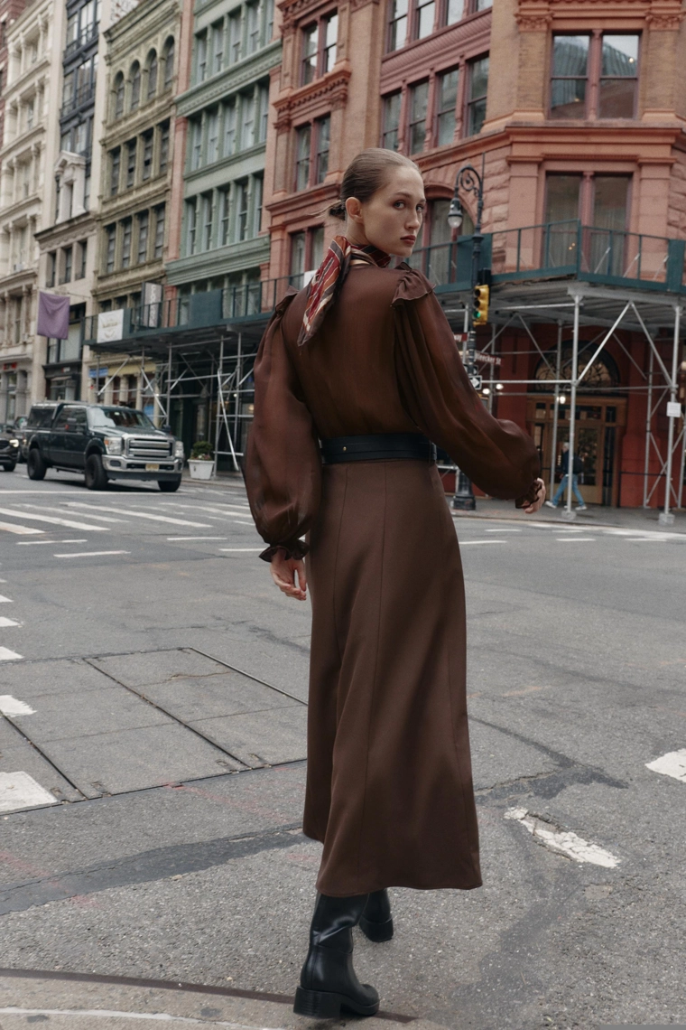 Платье миди с контрастным поясом