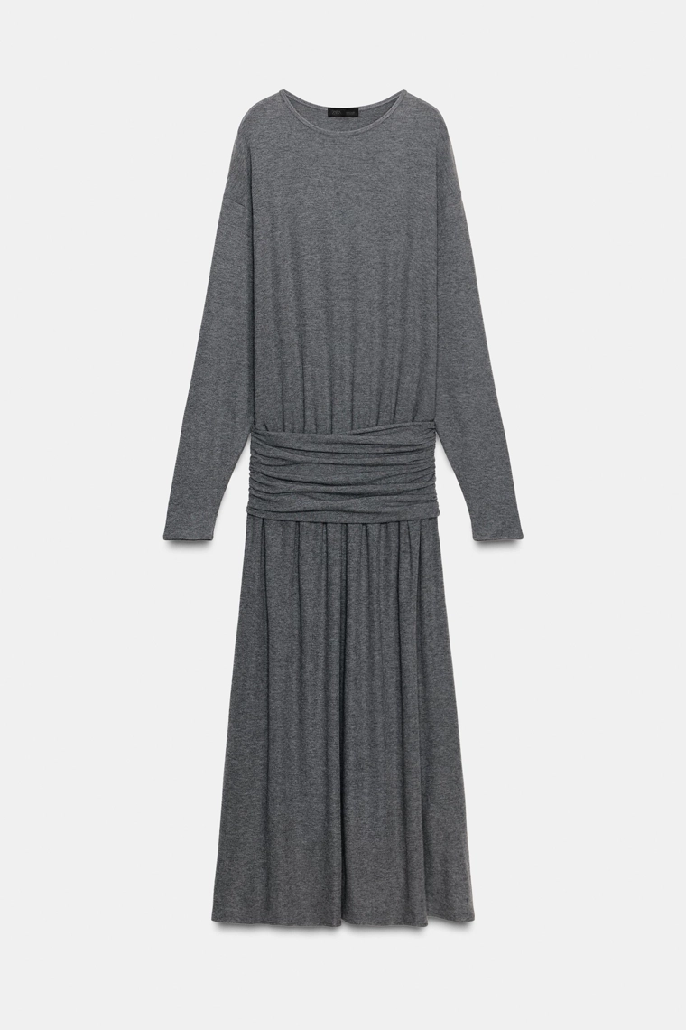 Мягкое платье с поясом