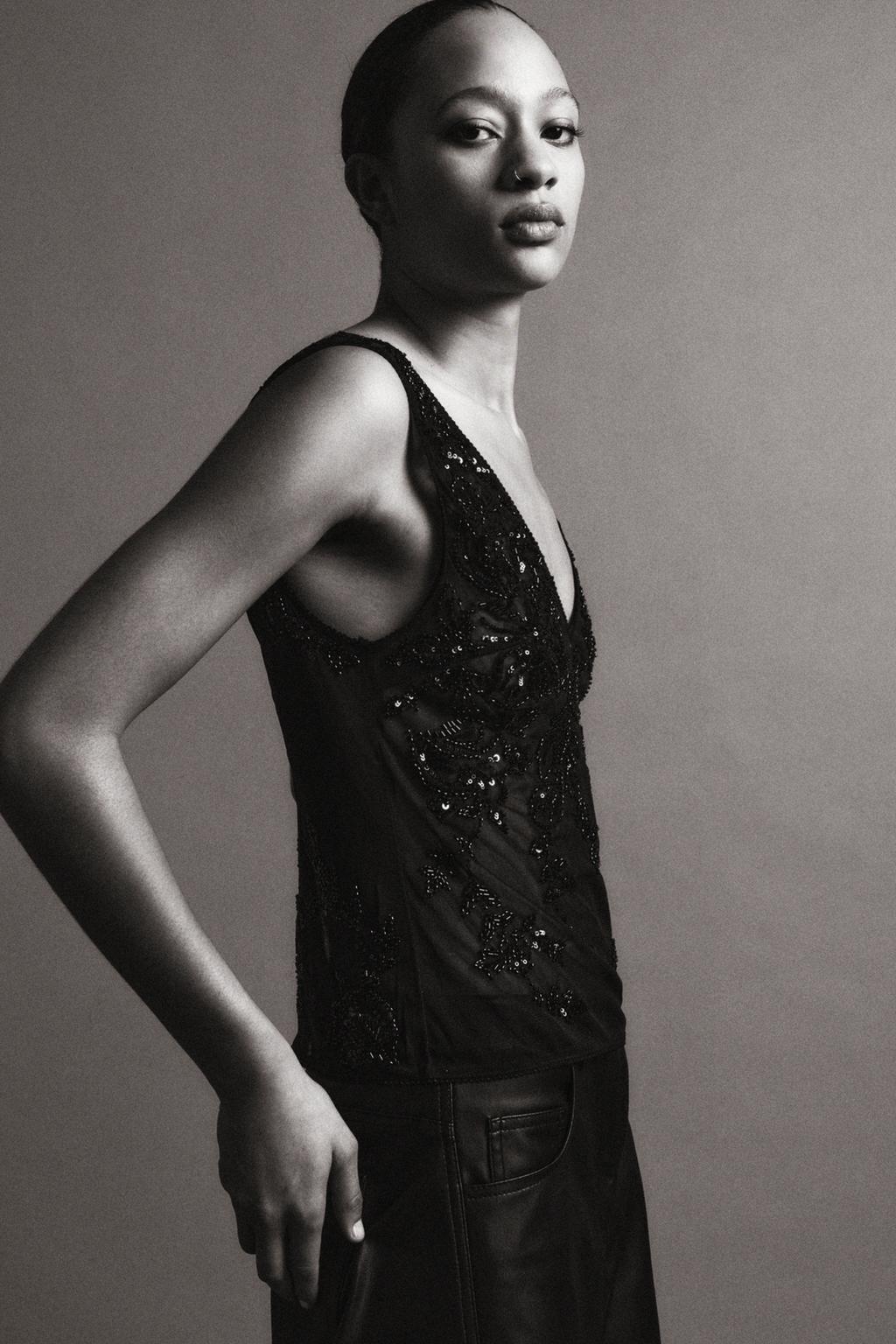 ТОП НА БРЕТЕЛЯХ ИЗ ВЫШИТОГО ТЮЛЯ