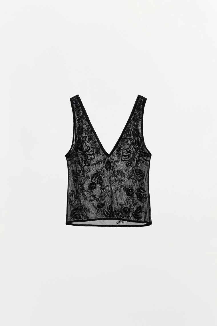 Топ с вышивкой и бисерными аппликациями из тюля