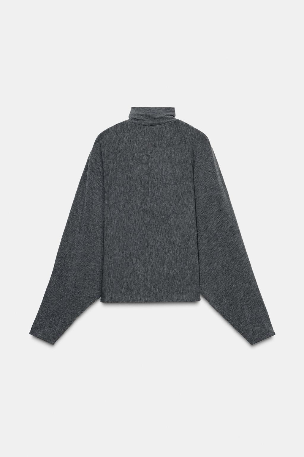 ФУТБОЛКА С ВОРОТНИКОМ-СТОЙКОЙ