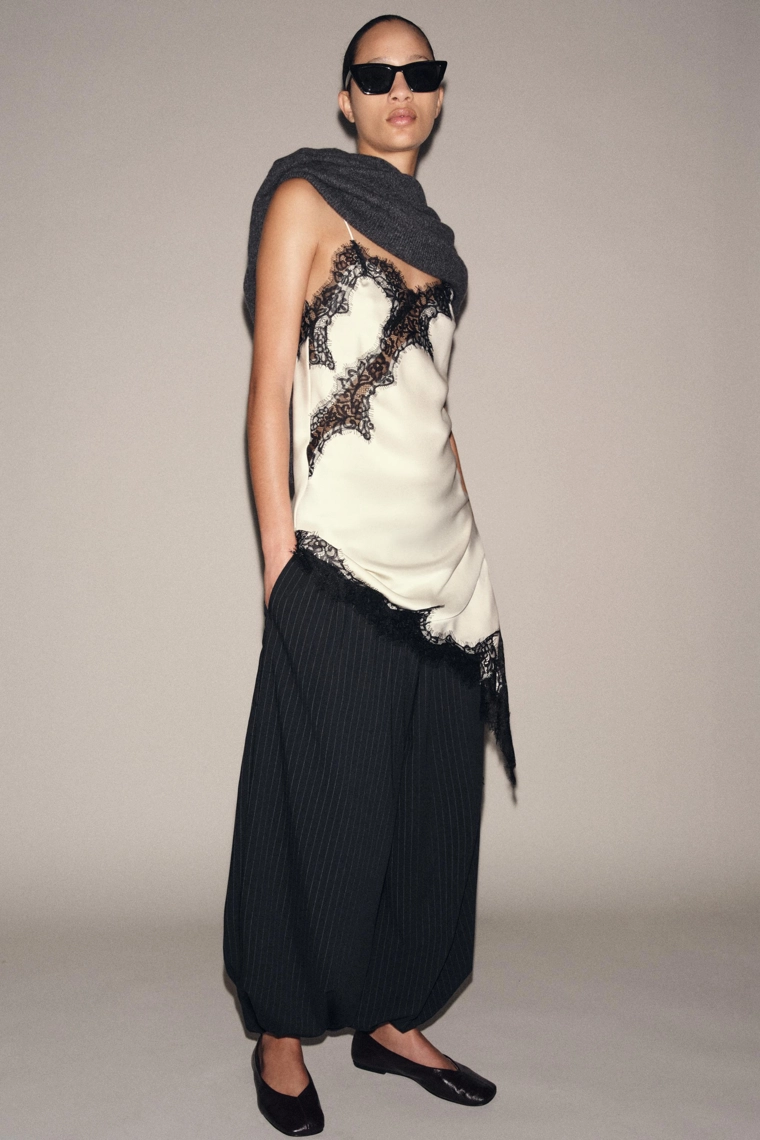 Брюки-бананы с полосками zw в коллекции